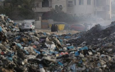 “وفا”:”الأونروا” تحذر من مخاطر بيئية وصحية كارثية في قطاع غزة