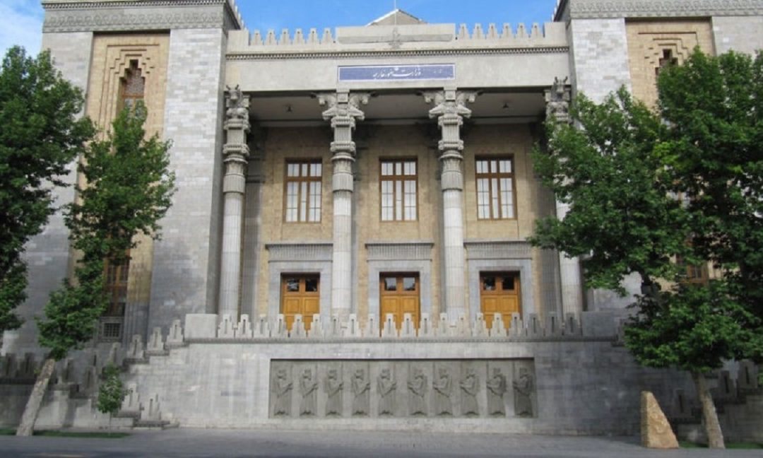 الخارجية الإيرانية: التهديد باستهداف المنشآت النووية يقوض السلم الدولي وهو خرق للقانون والمواثيق الدولية