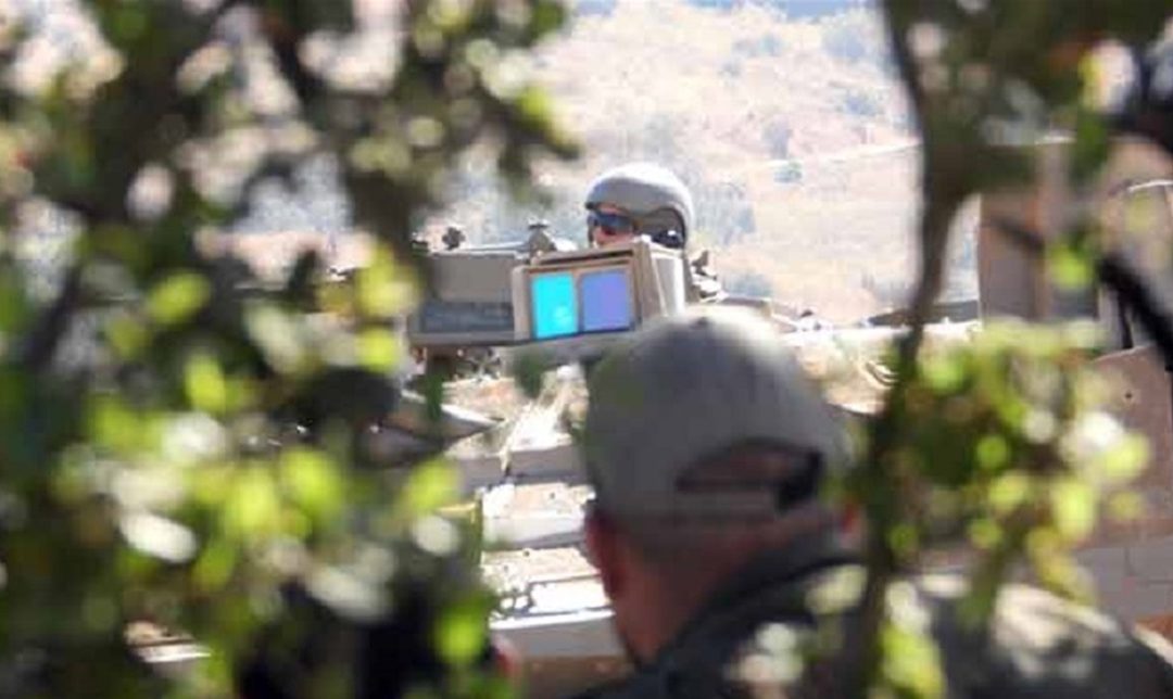 قوة معادية توغلت في منطقة ريحانة بري وفتشت منازل واستجوبت سكانا لبنانيين وعمالًا سوريين