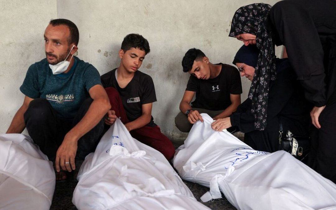 “وفا”: 10 شهداء بينهم ثلاثة من منتظري المساعدات في قصف ونيران الاحتلال في مدينتي غزة وخان يونس