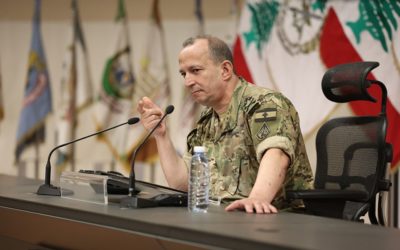 قائد الجيش تفقد قيادة فوج الهندسة في الوروار وقدم التعازي بالشهداء: المؤسسة العسكرية ستواصل أداء مهماتها مهما بلغت الصعوبات