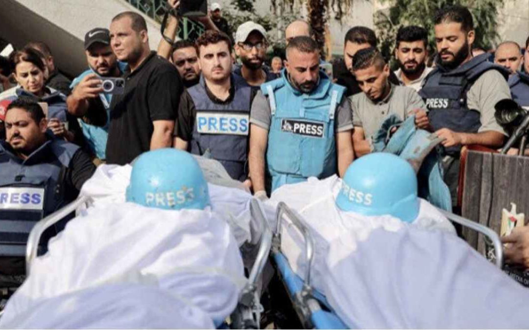 “وفا”: 15 شهيدا بينهم 4 صحفيين باستهداف الاحتلال مجمع ناصر الطبي