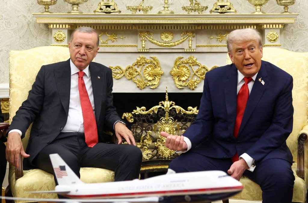 ترامب: أردوغان كان مسؤولًا عن تحقيق إنجاز مهم وهو إزاحة النظام السوري السابق
