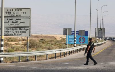 إسرائيل تغلق معبرا بين الضفة الغربية والأردن بعد هجوم جسر اللنبي