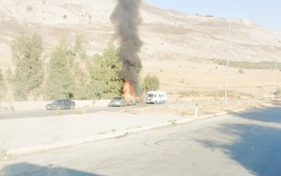 الطيران المسير الإسرائيلي استهدف سيارة عى طريق الخردلي – الجرمق”.