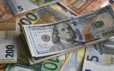 الدولار يتجه لتسجيل أفضل أداء أسبوعي منذ ما يقرب من عام